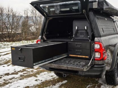 Expedicna-vstavba-zasuvkovy-system-Toyota-Hilux-Revo