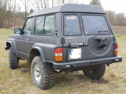 Zadný pevnostný nárazník Nissan Patrol Y60