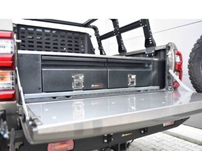 EXPEDICNE-SPANIE-ZASUVKOVY-SYSTEM-TOYOTA-HILUX-REVO-2020
