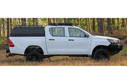 Hardtop-na-korbu-Toyota-Hilux-Revo 9